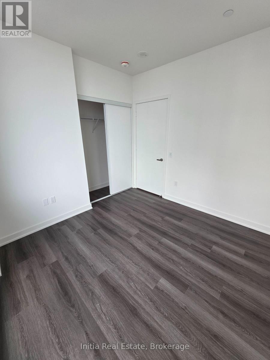 2112 - 448 Burnhamthorpe Road W, Mississauga, Ontario  L5B 4M6 - Photo 9 - W12958788