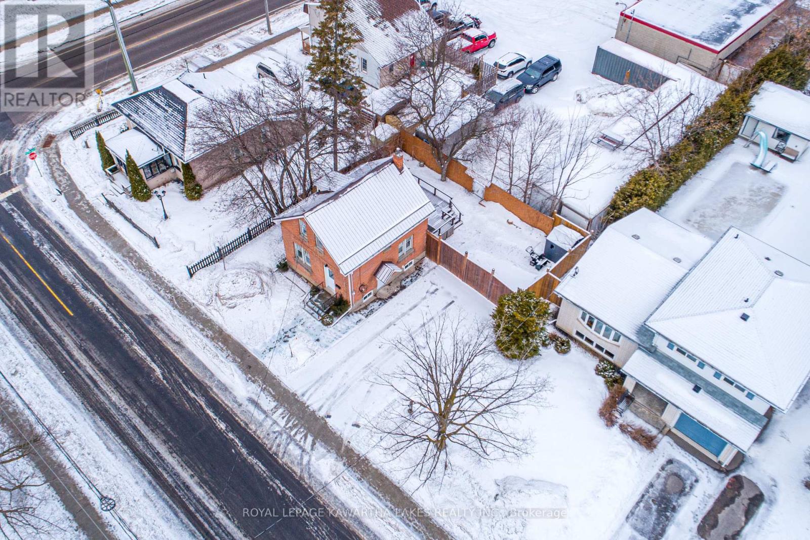 54 Glenelg Street W, Kawartha Lakes, Ontario  K9V 2V2 - Photo 4 - X12691070