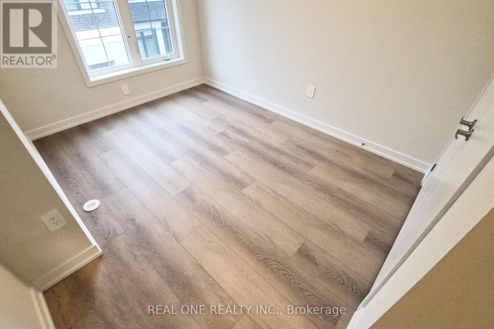 23 Agnes Lane, Richmond Hill, Ontario  L4B 0J7 - Photo 24 - N12958582