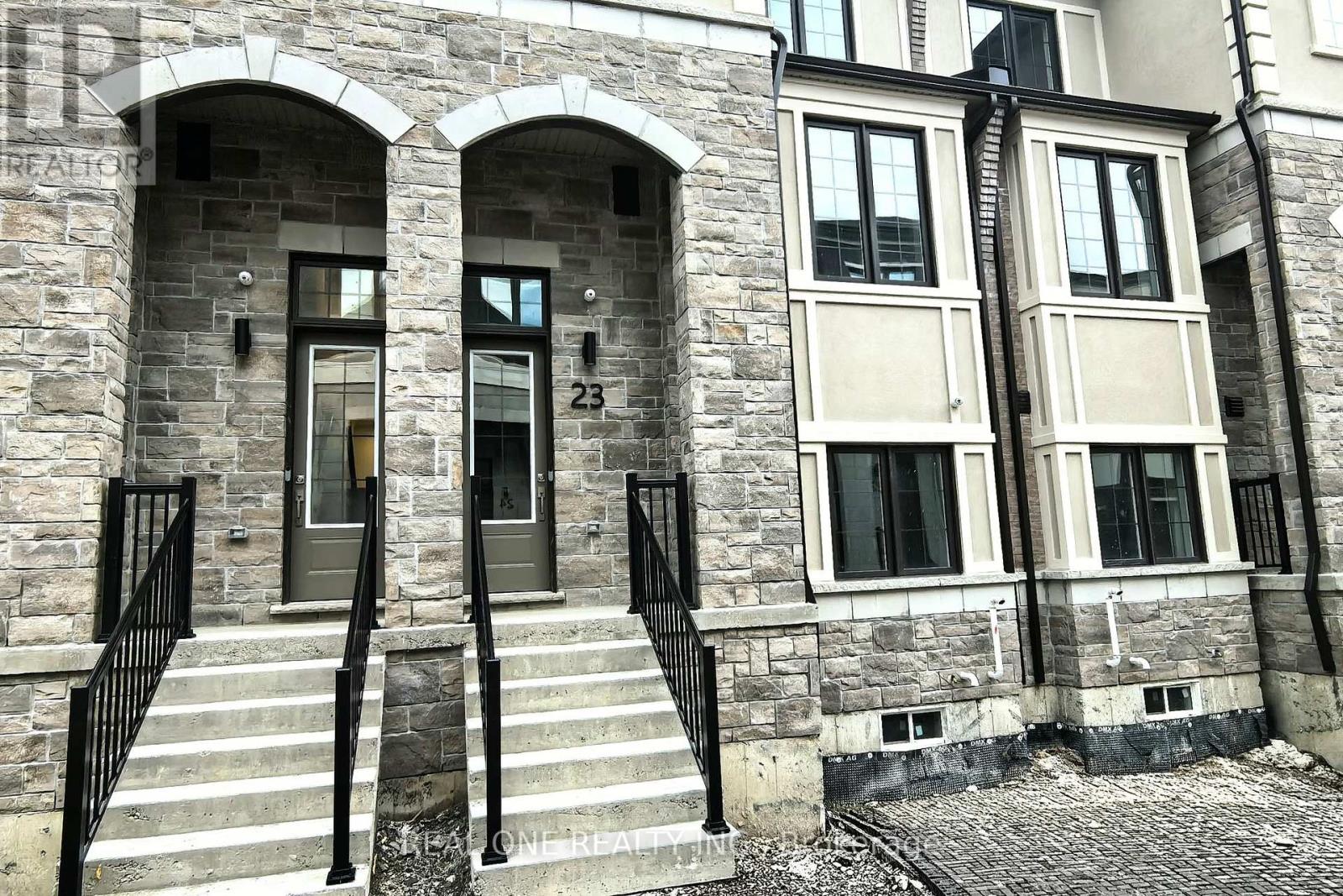 23 Agnes Lane, Richmond Hill, Ontario  L4B 0J7 - Photo 2 - N12958582