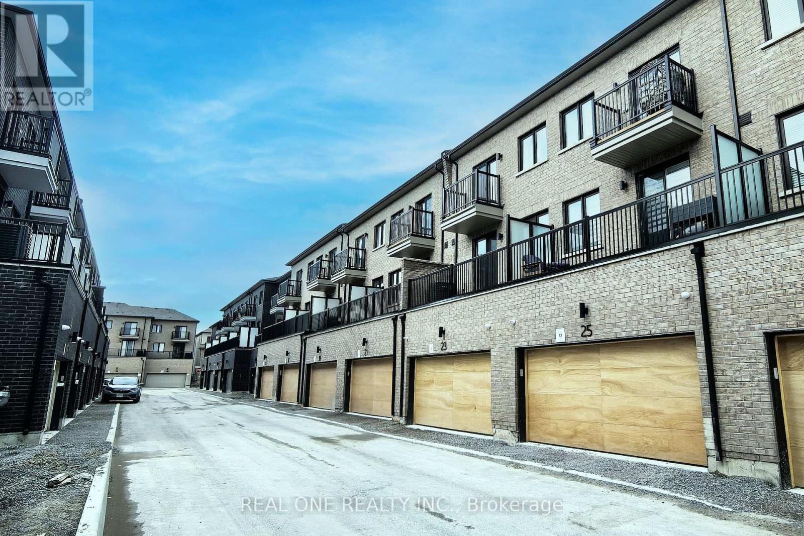 23 Agnes Lane, Richmond Hill, Ontario  L4B 0J7 - Photo 33 - N12958582