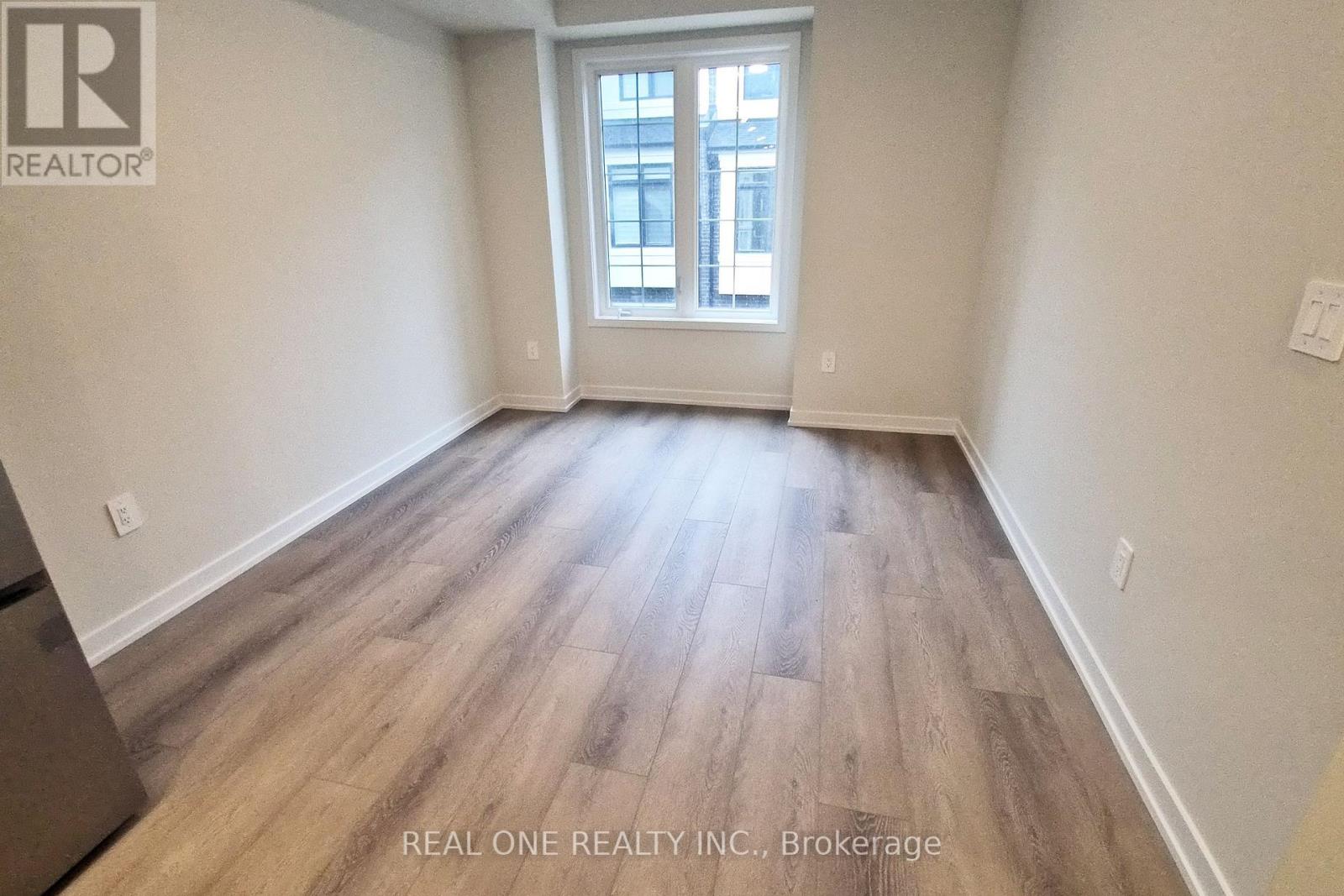 23 Agnes Lane, Richmond Hill, Ontario  L4B 0J7 - Photo 8 - N12958582