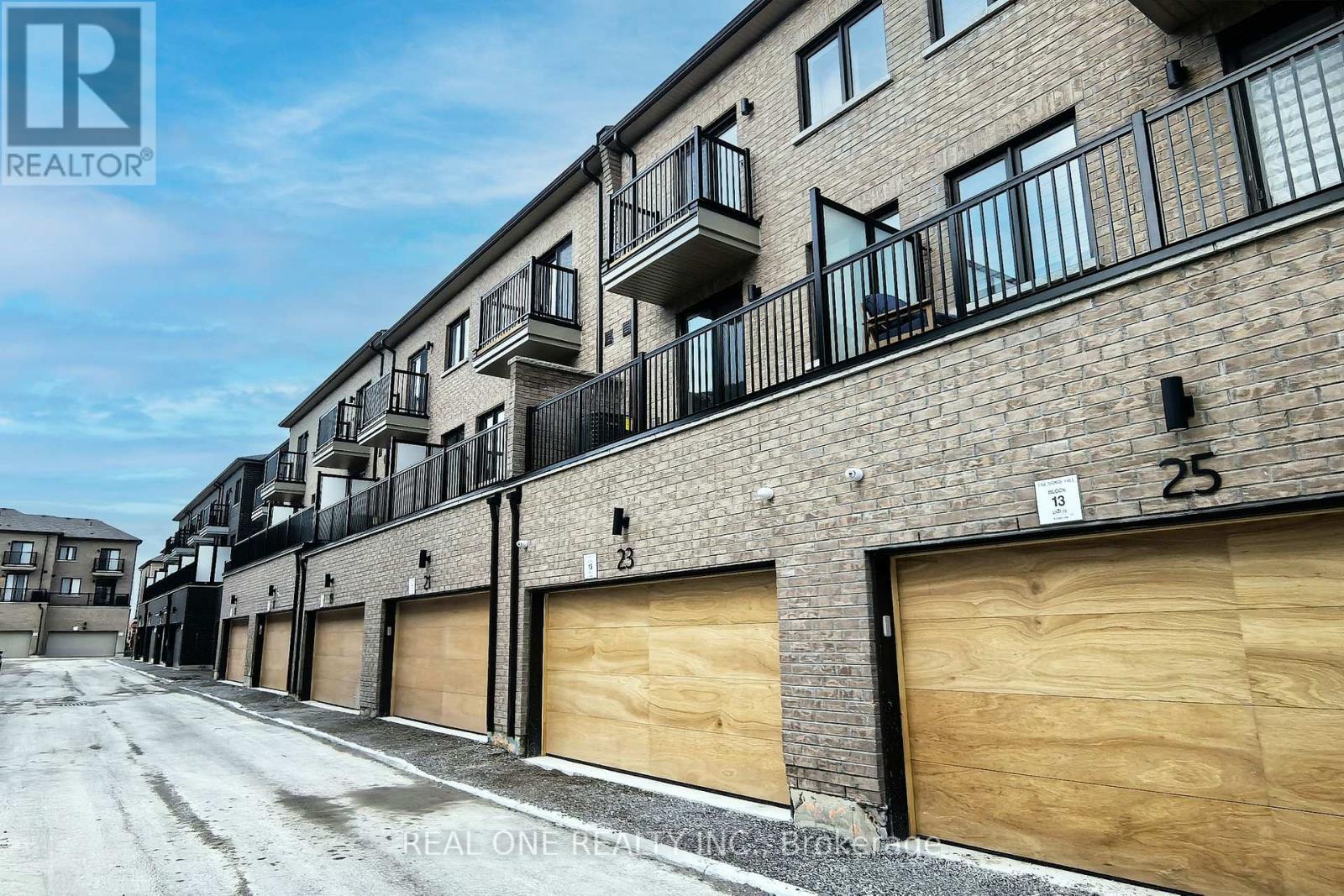 23 Agnes Lane, Richmond Hill, Ontario  L4B 0J7 - Photo 34 - N12958582