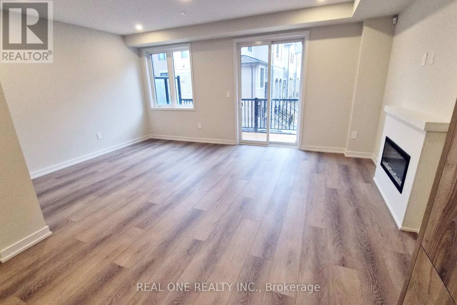 23 Agnes Lane, Richmond Hill, Ontario  L4B 0J7 - Photo 9 - N12958582