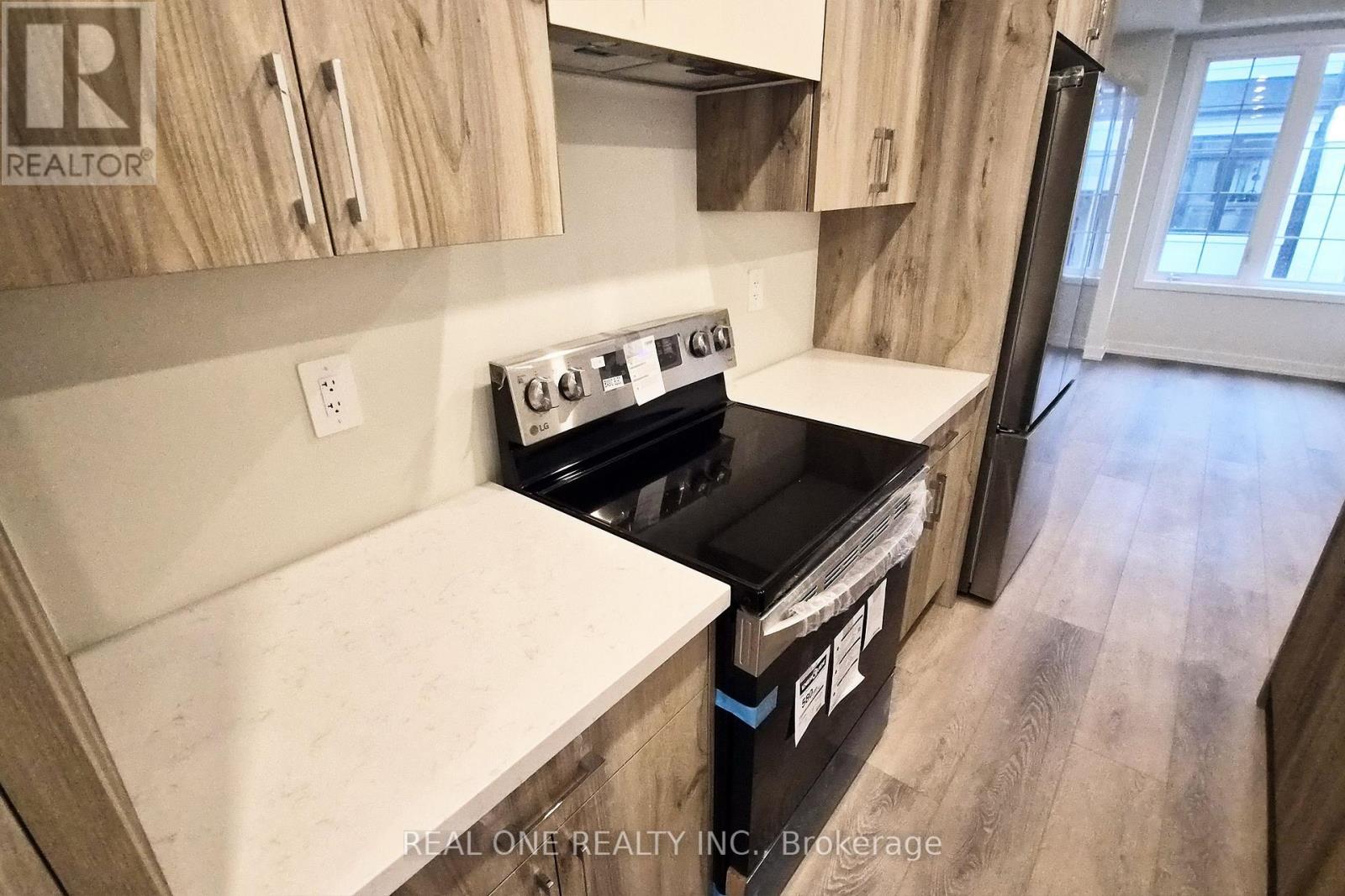 23 Agnes Lane, Richmond Hill, Ontario  L4B 0J7 - Photo 7 - N12958582