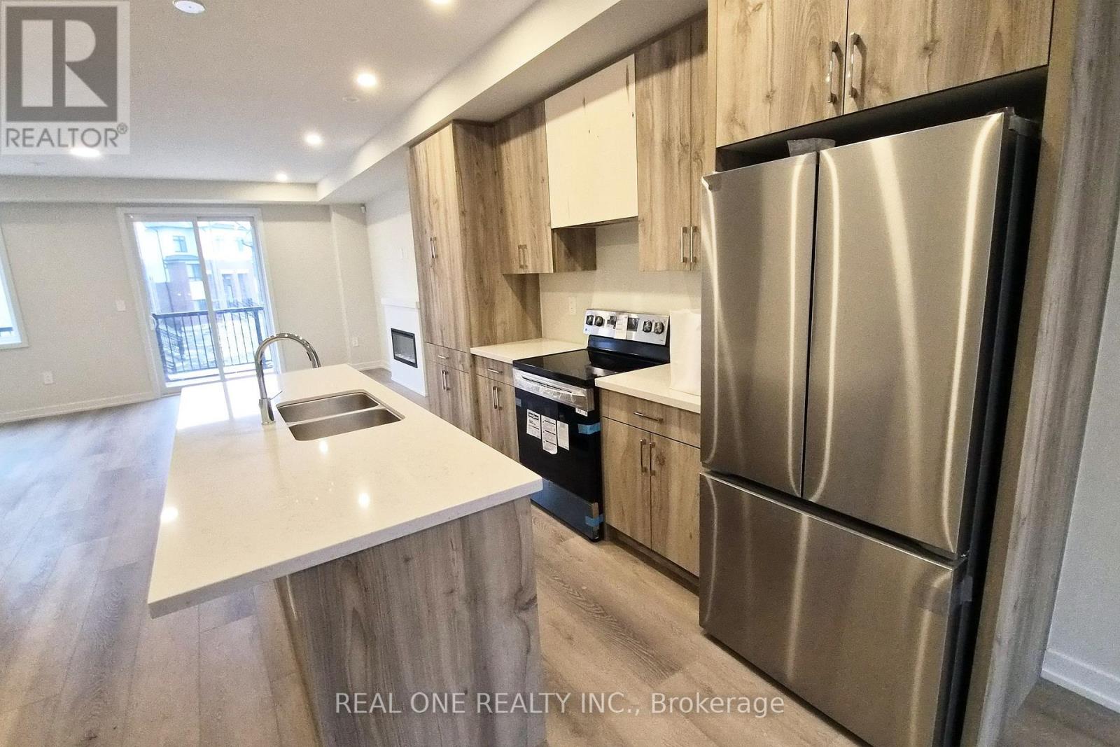 23 Agnes Lane, Richmond Hill, Ontario  L4B 0J7 - Photo 5 - N12958582