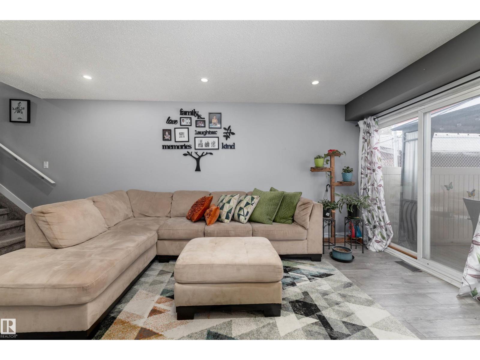 110 Centennial Co Nw, Edmonton, Alberta  T5P 4H5 - Photo 8 - E4480739