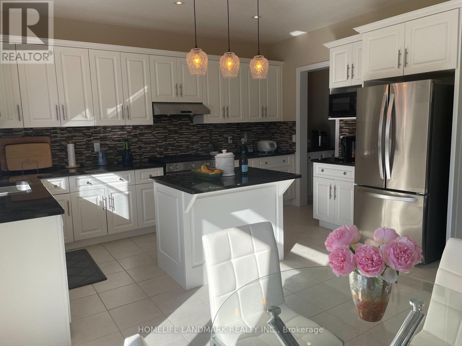 94 Ambrous Crescent, Guelph, Ontario  N1G 0E4 - Photo 6 - X12958814