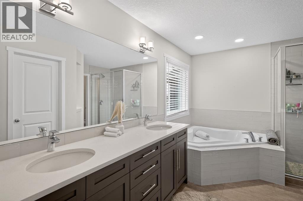 37 Kingsbury Close SE, Airdrie, Alberta  T4A 0R3 - Photo 34 - A2296020