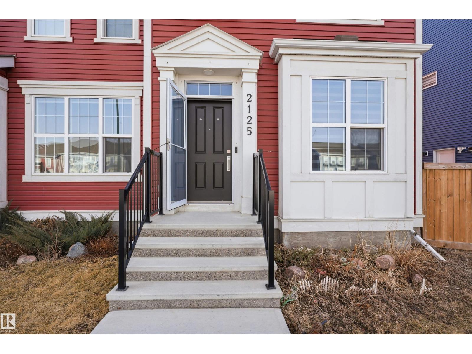 2125 Maple Rd Nw Nw, Edmonton, Alberta  T6T 2L6 - Photo 2 - E4480740