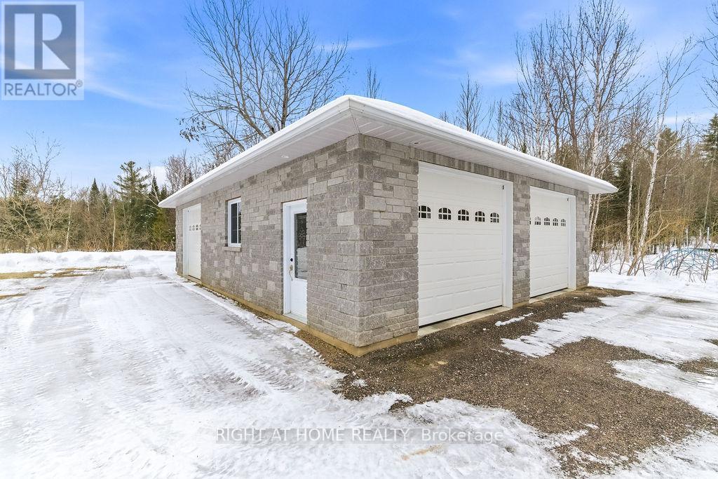 80 Rahns Road, Laurentian Valley, Ontario  K8A 0H8 - Photo 5 - X12918894