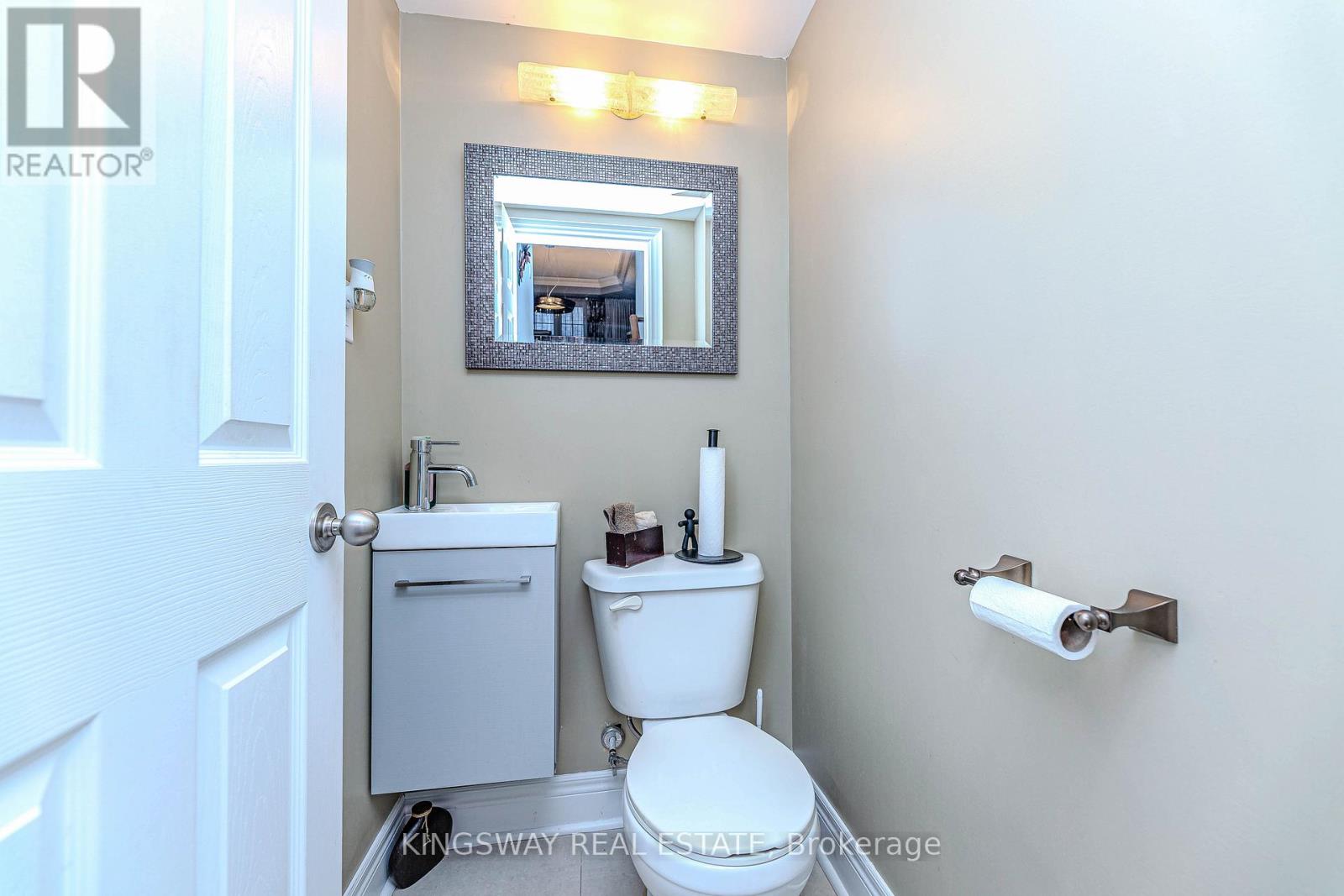 651 Via Romano Boulevard, Vaughan, Ontario  L6A 0G1 - Photo 12 - N12958824