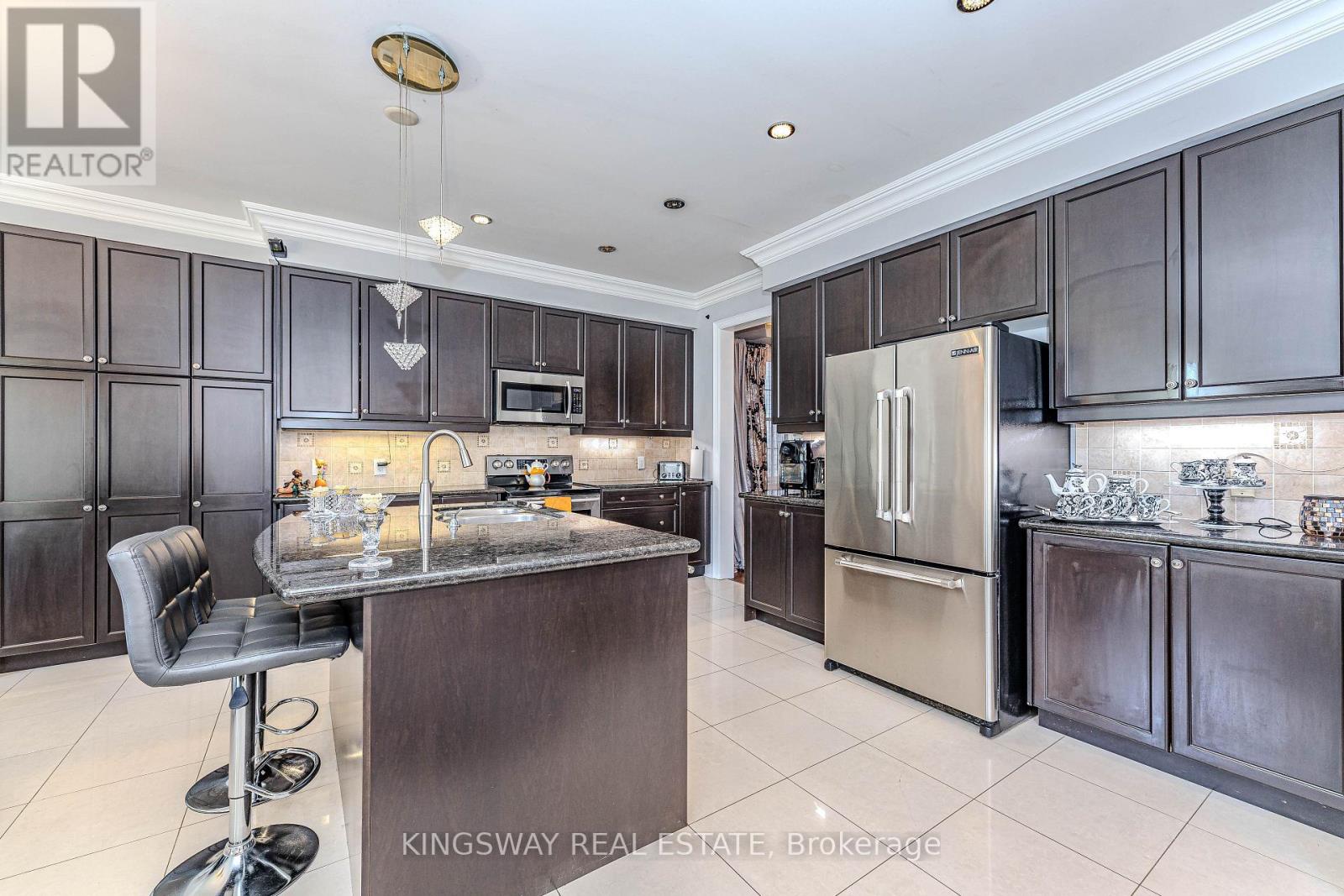651 Via Romano Boulevard, Vaughan, Ontario  L6A 0G1 - Photo 19 - N12958824