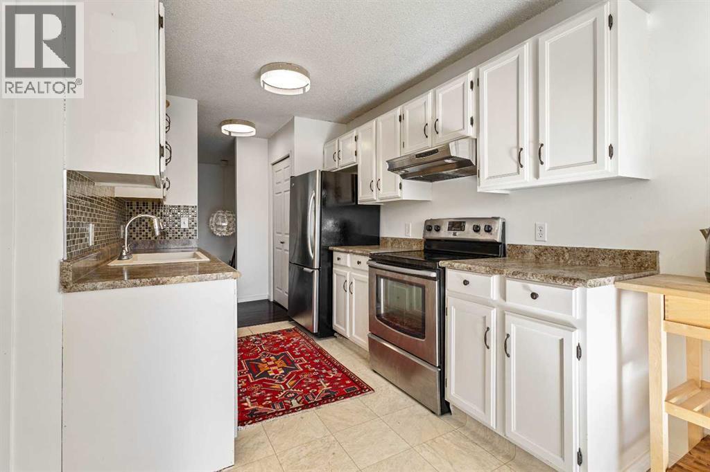 49 Castlebrook Way NE, Calgary, Alberta  T3J 2A7 - Photo 10 - A2293810