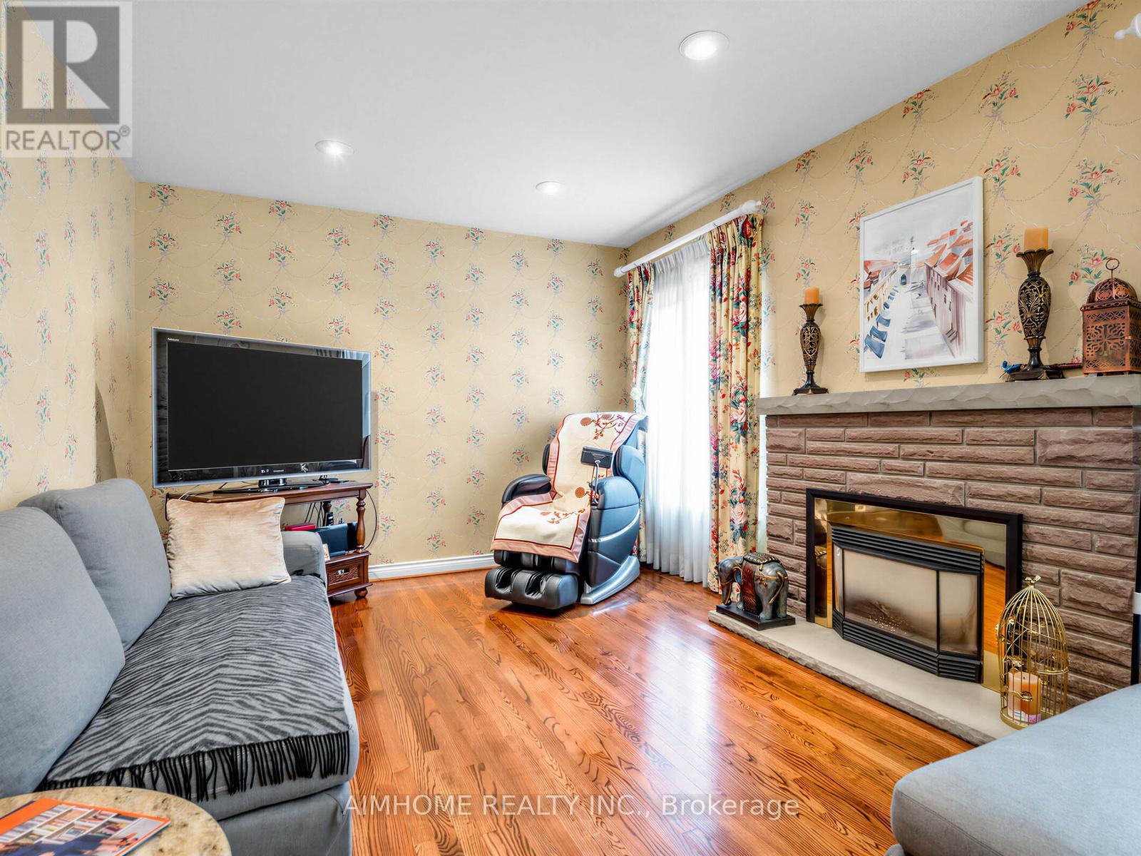 92 Braeside Square, Markham, Ontario  L3R 0A5 - Photo 12 - N12958832