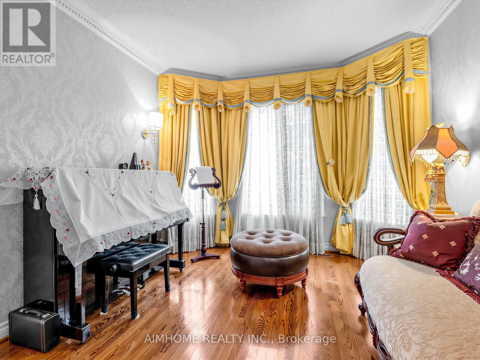 92 Braeside Square, Markham, Ontario  L3R 0A5 - Photo 5 - N12958832