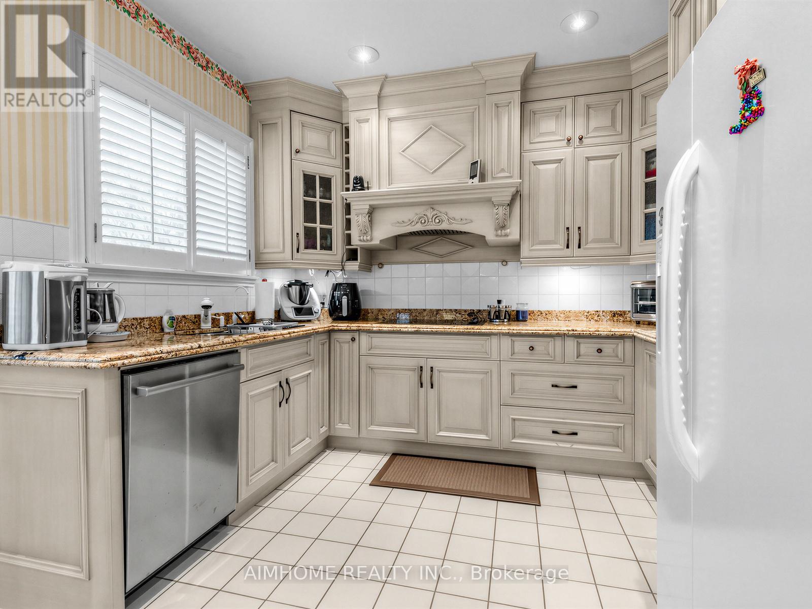 92 Braeside Square, Markham, Ontario  L3R 0A5 - Photo 7 - N12958832