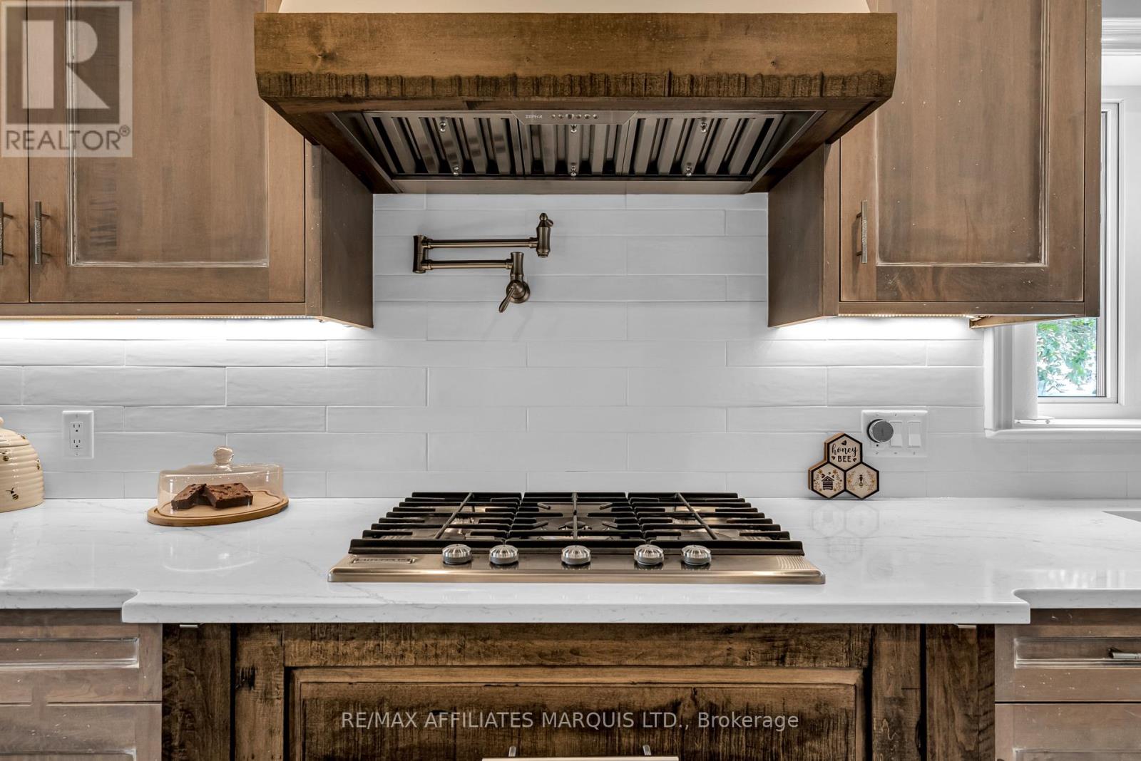 18833 Paragon Road, South Glengarry, Ontario  K6H 5R5 - Photo 19 - X12958834