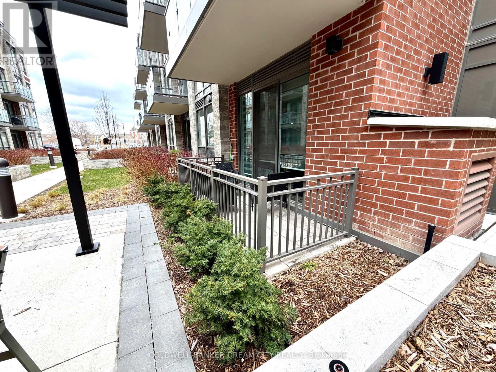 113 - 95 Attmar Drive, Brampton, Ontario  L6P 0Y6 - Photo 12 - W12958836