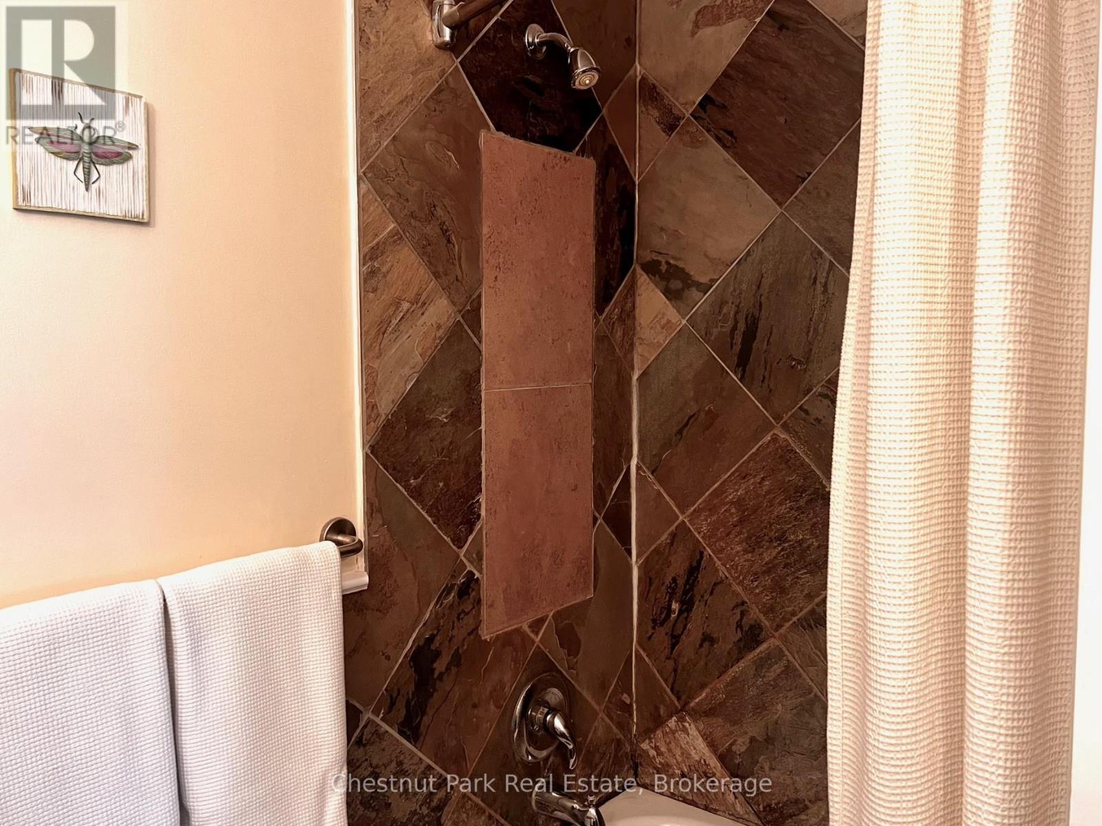 135 Christopher Avenue, Wasaga Beach, Ontario  L9Z 1S4 - Photo 13 - S12947514