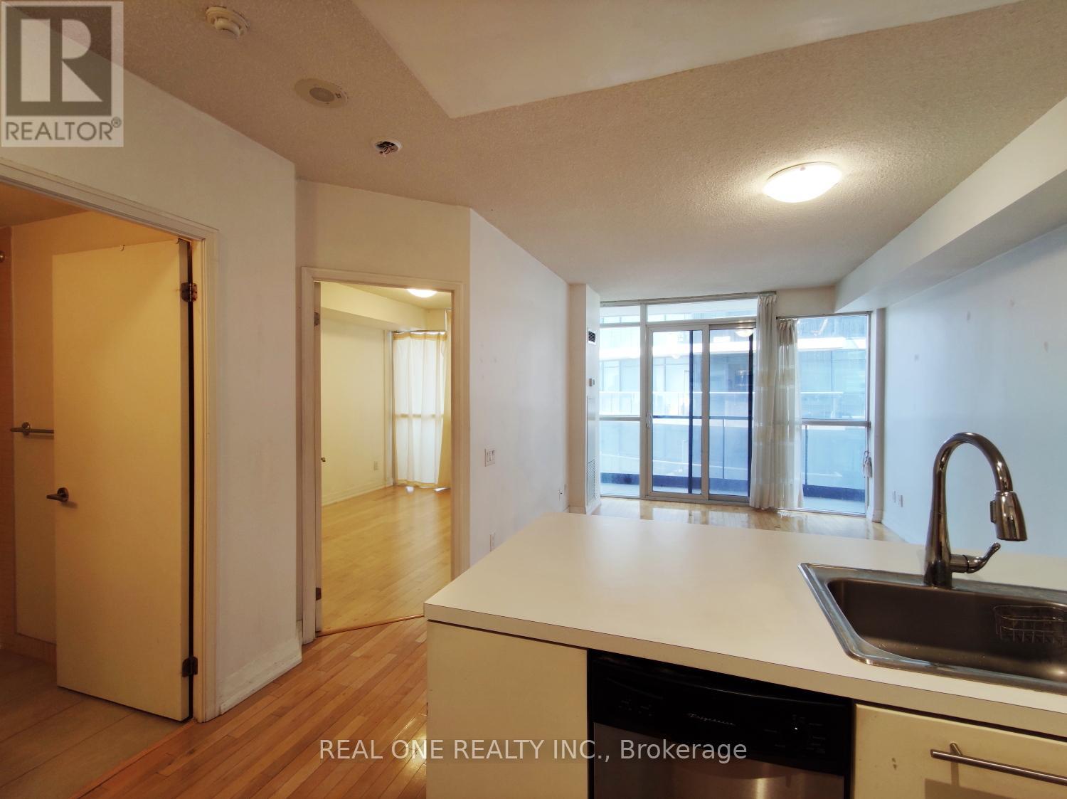 2606 - 25 Carlton Street, Toronto, Ontario  M5B 1L4 - Photo 2 - C12958858