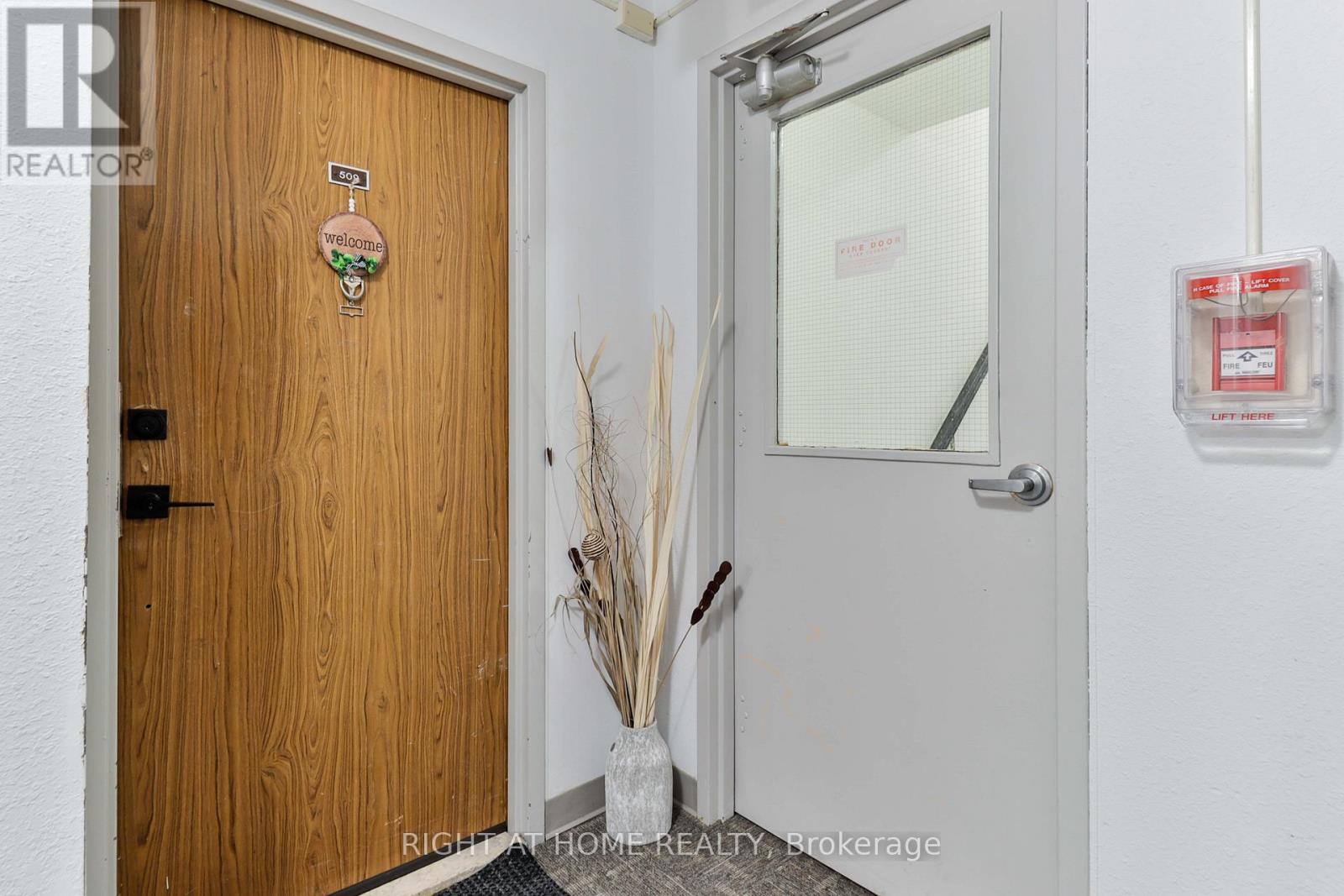 509 - 15 London Green Court, Toronto, Ontario  M3N 1K4 - Photo 11 - W12958854