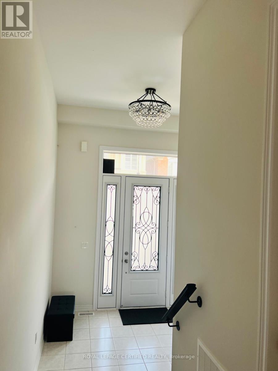 23 Charing Cross Gate, Oakville, Ontario  L6H 0V7 - Photo 2 - W12936184