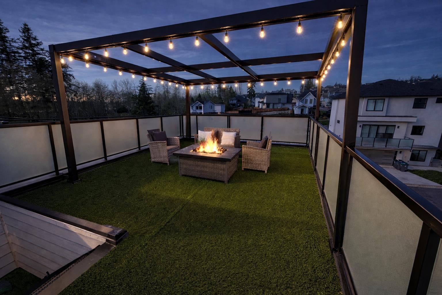 16489 20 Avenue, Surrey, British Columbia  V3Z 9M9 - Photo 2 - R3106679