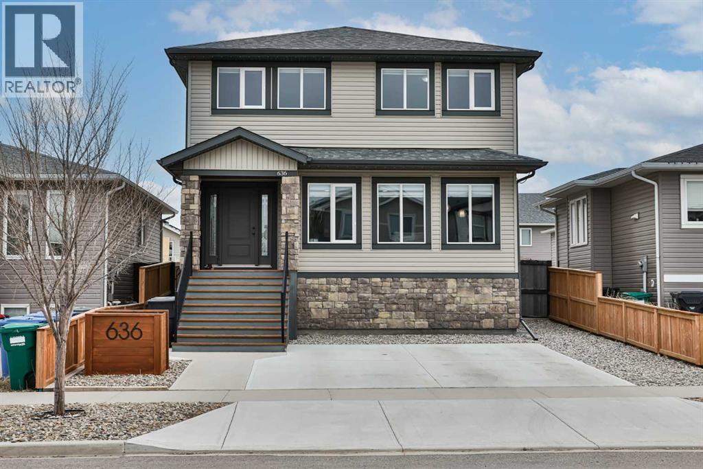 636 Aquitania Boulevard W, Lethbridge, Alberta
