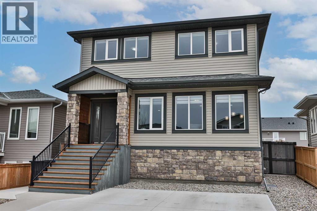 636 Aquitania Boulevard W, Lethbridge, Alberta  T1J 5G5 - Photo 2 - A2295999