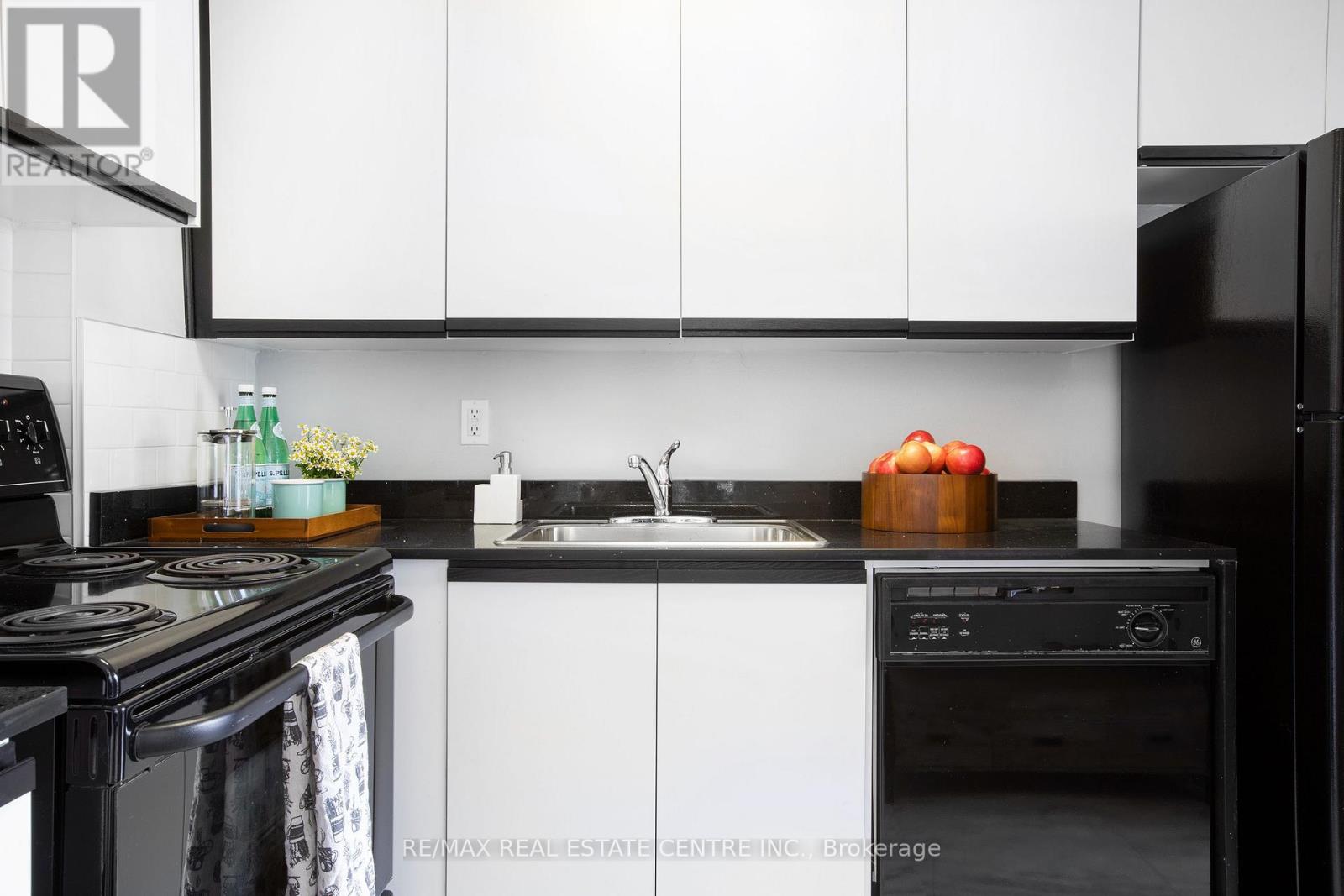 101 - 100 Graydon Hall Drive, Toronto, Ontario  M3A 3A8 - Photo 14 - C12958878