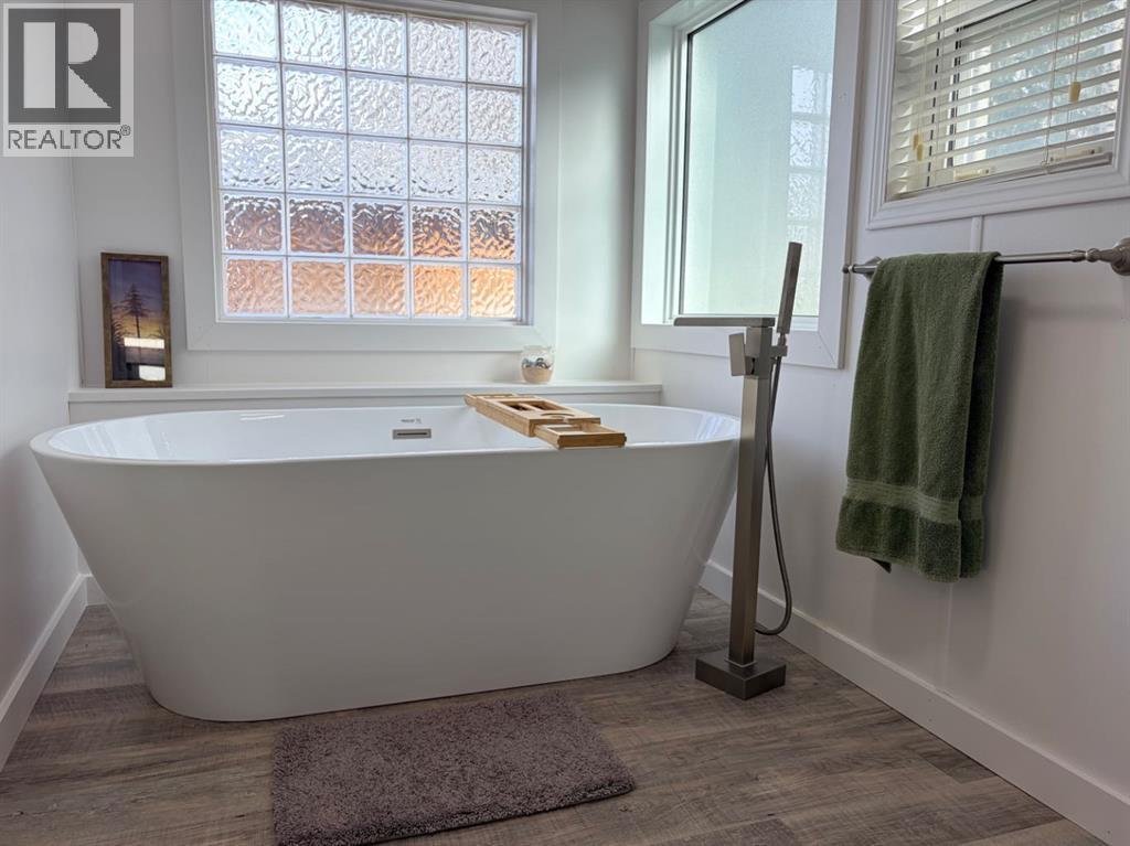 254 Skogg Avenue, Hinton, Alberta  T7V 1A6 - Photo 13 - A2292432