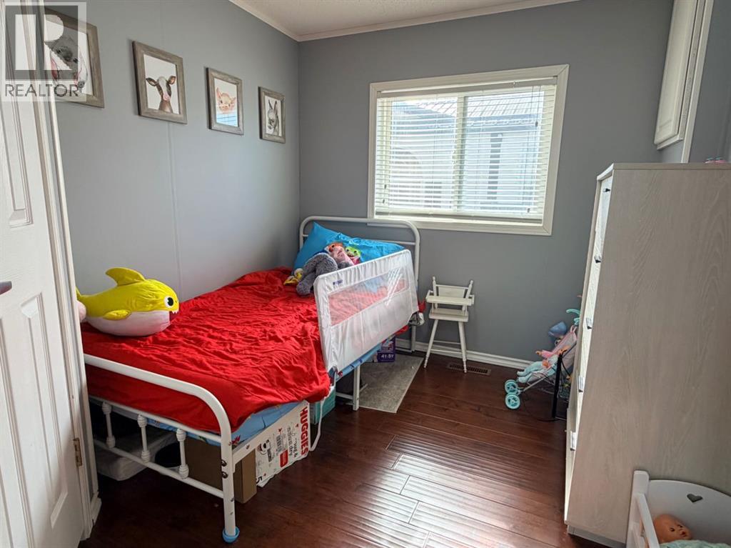 254 Skogg Avenue, Hinton, Alberta  T7V 1A6 - Photo 2 - A2292432