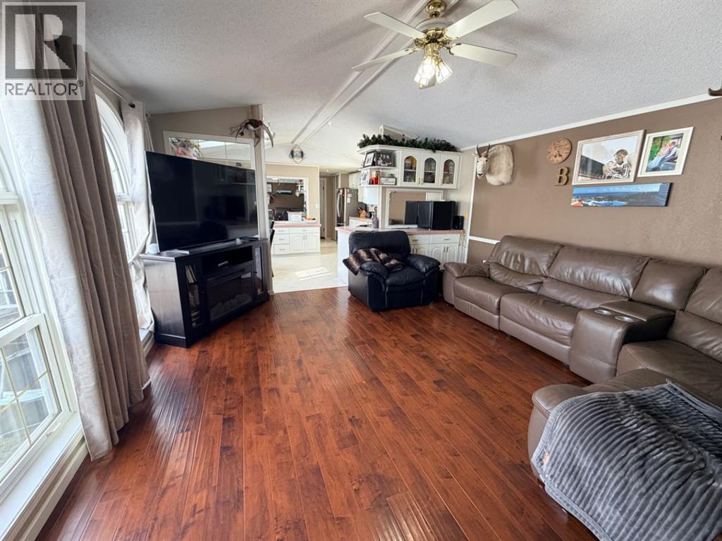 254 Skogg Avenue, Hinton, Alberta  T7V 1A6 - Photo 5 - A2292432