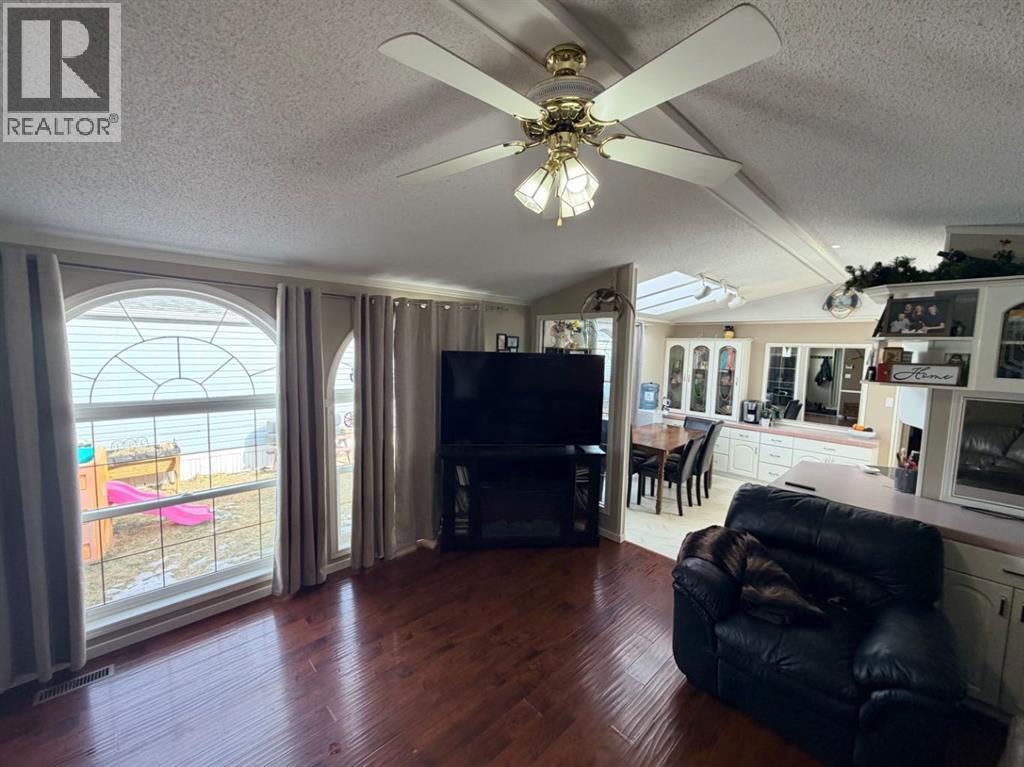 254 Skogg Avenue, Hinton, Alberta  T7V 1A6 - Photo 6 - A2292432