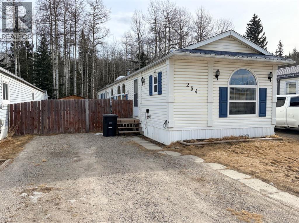 254 Skogg Avenue, Hinton, Alberta  T7V 1A6 - Photo 1 - A2292432