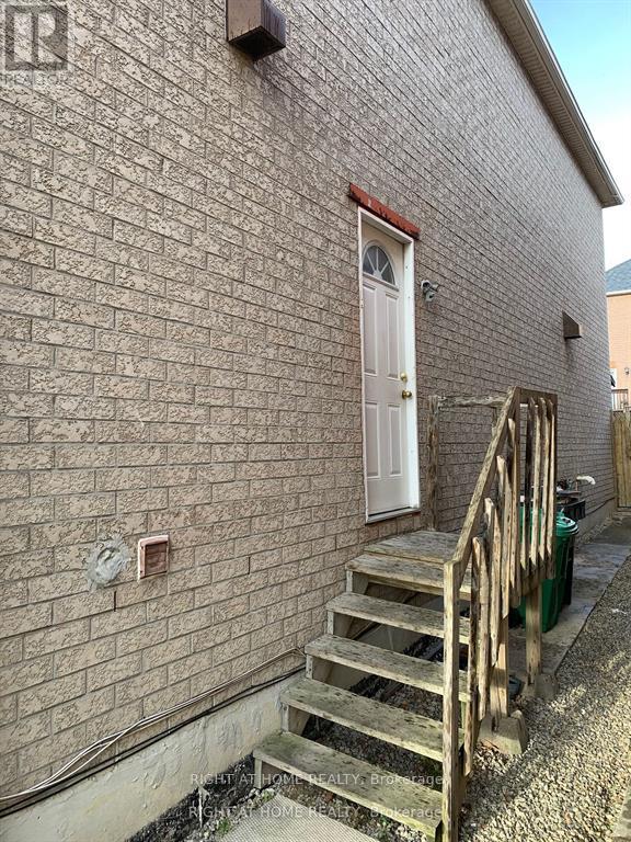 7482 Magistrate (Bsmt) Terrace, Mississauga, Ontario  L5W 1L2 - Photo 2 - W12958874