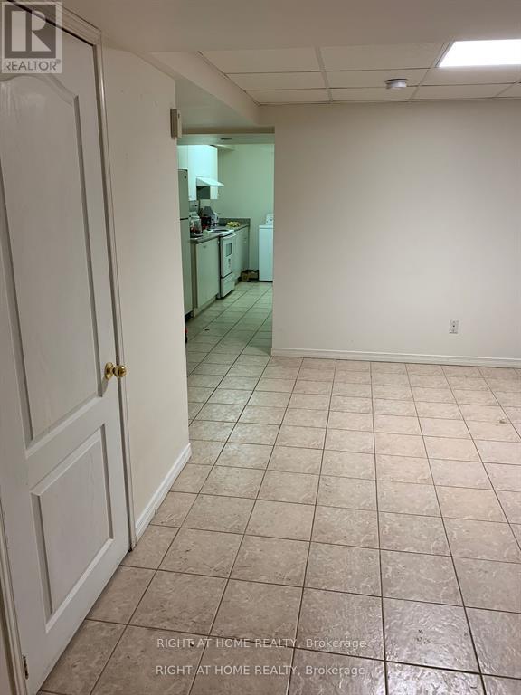 7482 Magistrate (Bsmt) Terrace, Mississauga, Ontario  L5W 1L2 - Photo 3 - W12958874