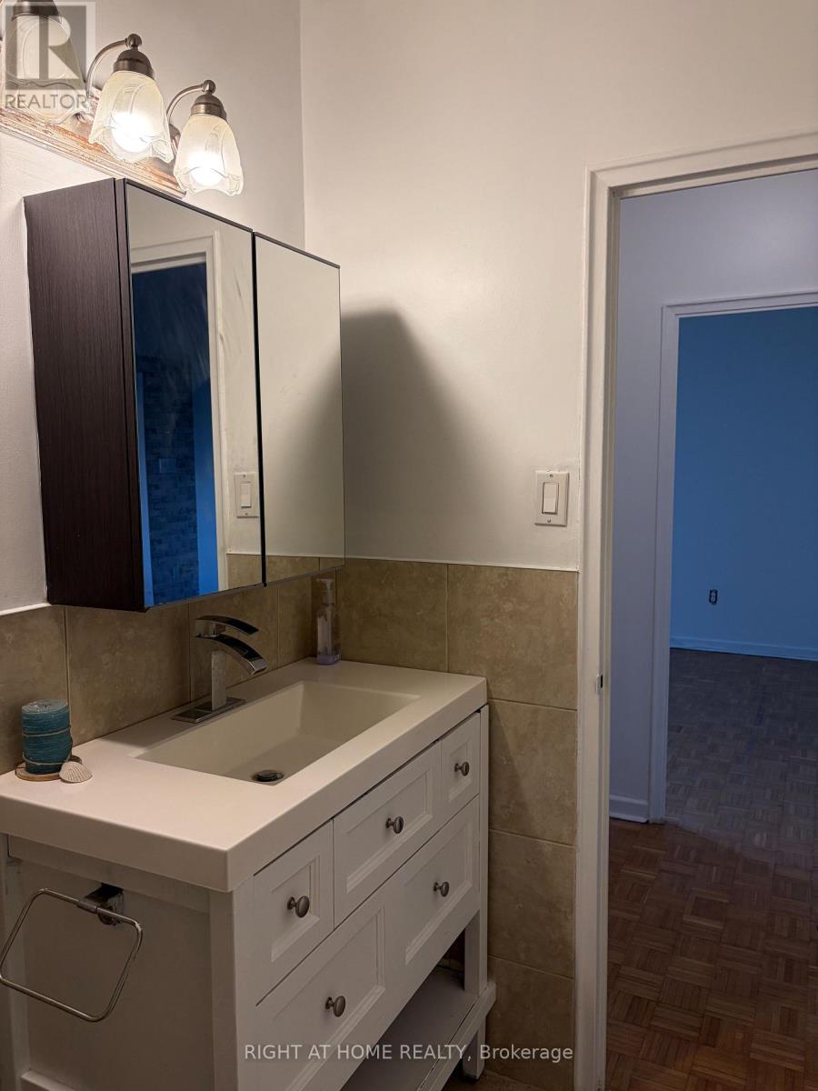 1b - 336 The West Mall, Toronto, Ontario  M9C 1E4 - Photo 16 - W12958876