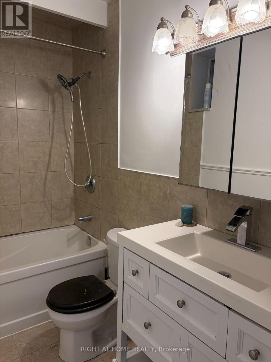 1b - 336 The West Mall, Toronto, Ontario  M9C 1E4 - Photo 17 - W12958876