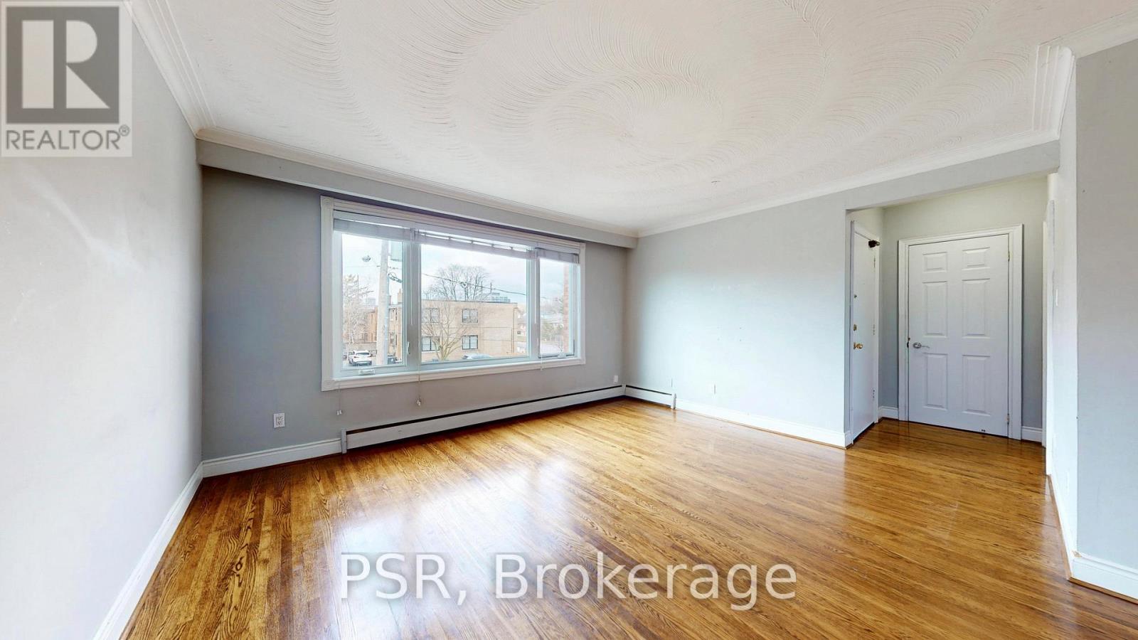 Upper - 37 Morgan Avenue, Toronto, Ontario  M8Y 2Z9 - Photo 4 - W12958882