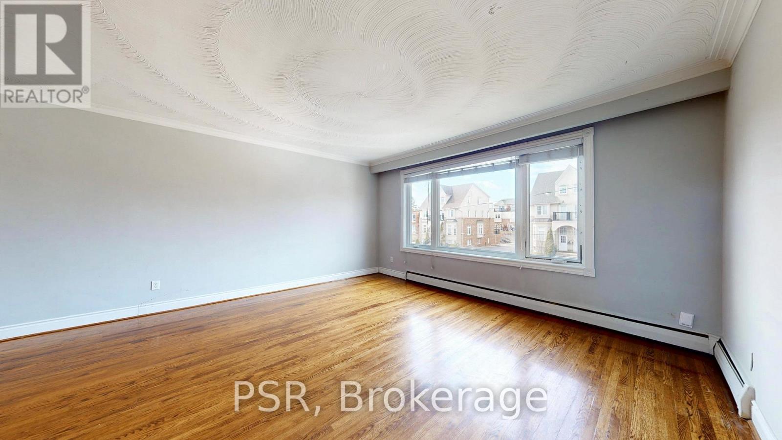 Upper - 37 Morgan Avenue, Toronto, Ontario  M8Y 2Z9 - Photo 5 - W12958882