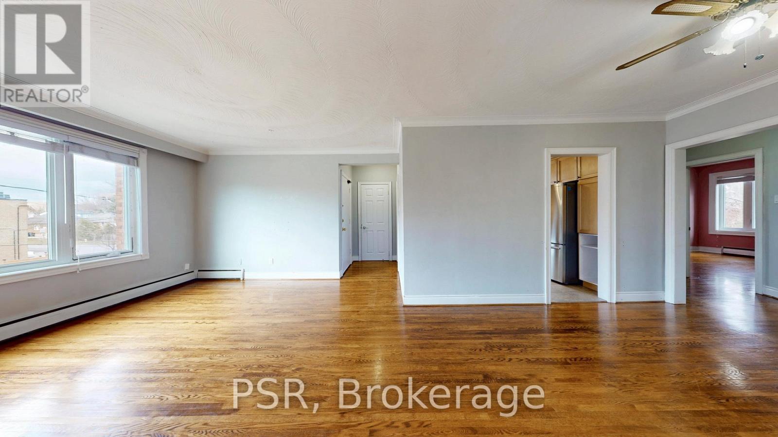 Upper - 37 Morgan Avenue, Toronto, Ontario  M8Y 2Z9 - Photo 6 - W12958882