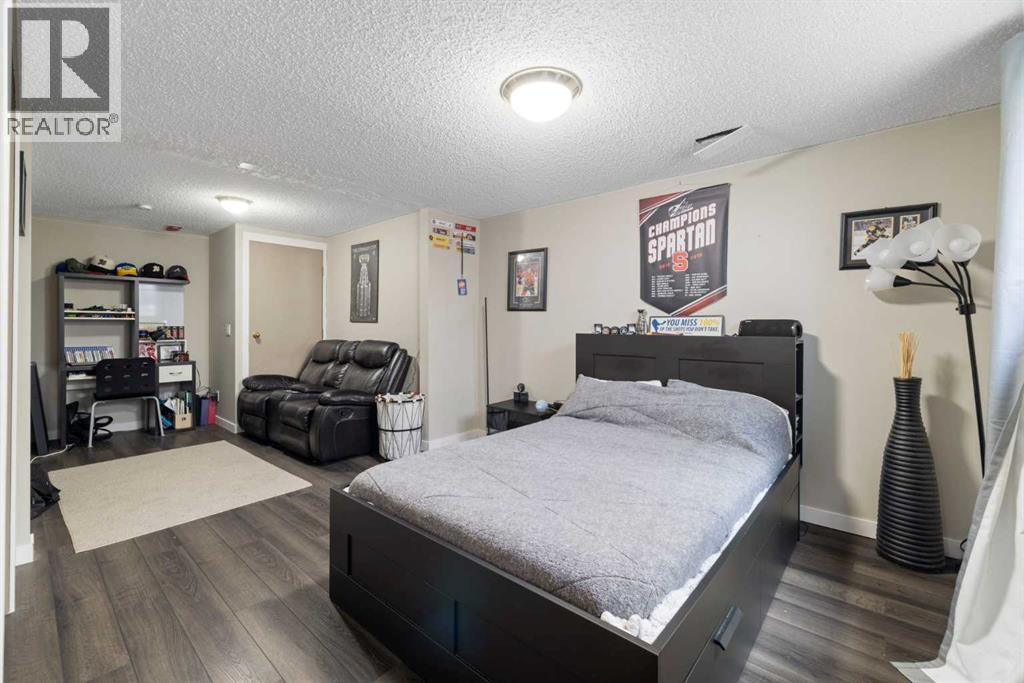 156 Woodfield Road SW, Calgary, Alberta  T2X 3V9 - Photo 31 - A2278033