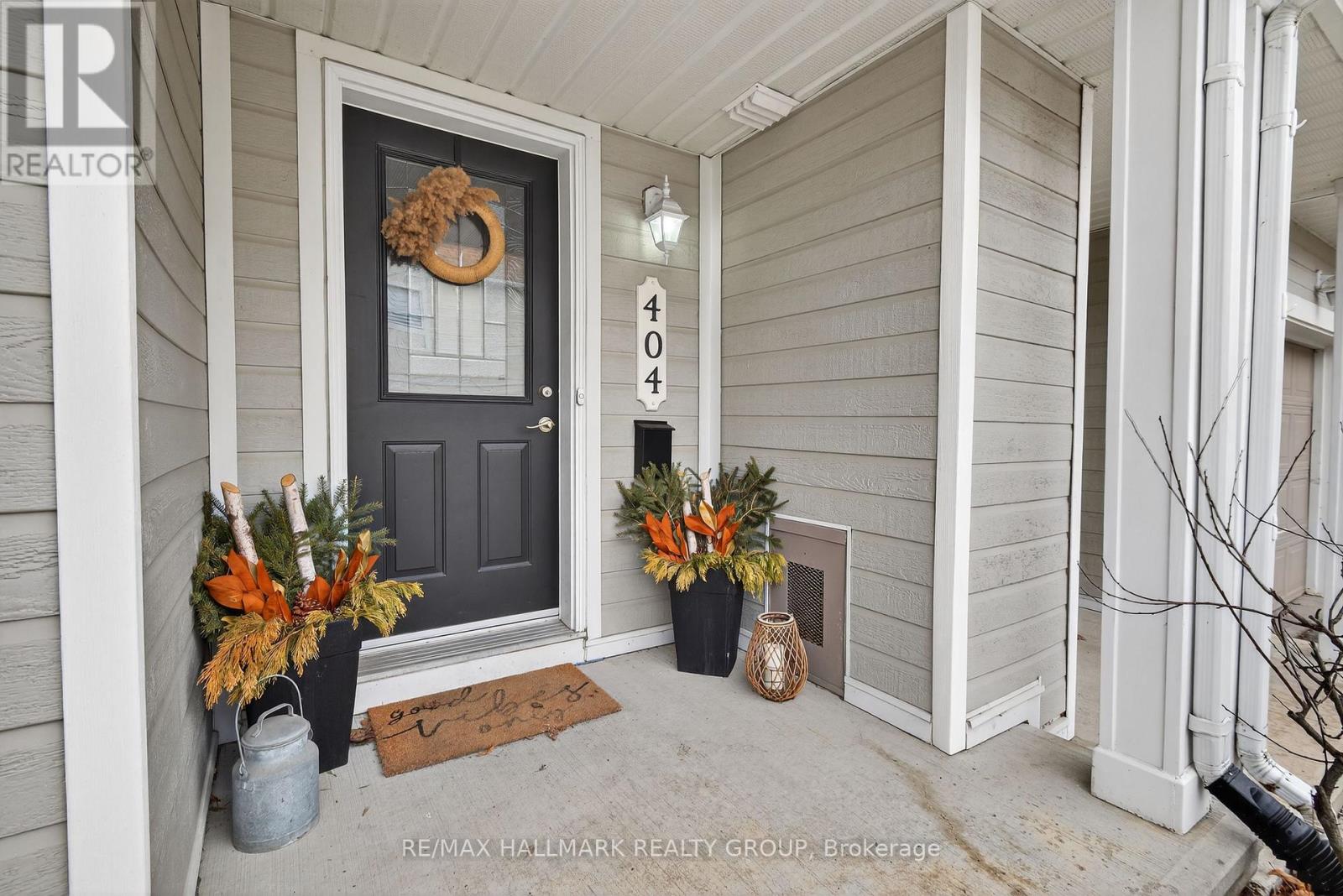 74 - 404 Hillsboro Private, Ottawa, Ontario  K2M 3B2 - Photo 2 - X12958898