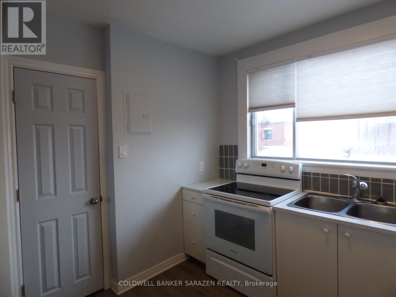 6 - 683 Irene Crescent, Ottawa, Ontario  K1Z 7J1 - Photo 4 - X12958902