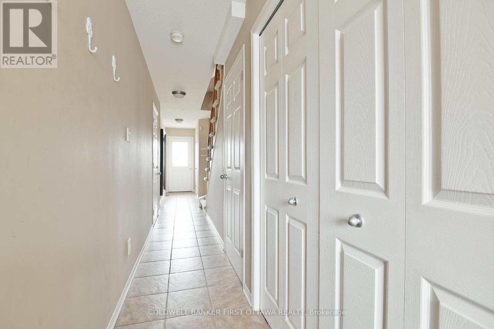 221 - 90 Edenvale Drive, Ottawa, Ontario  K2K 3N8 - Photo 3 - X12958912