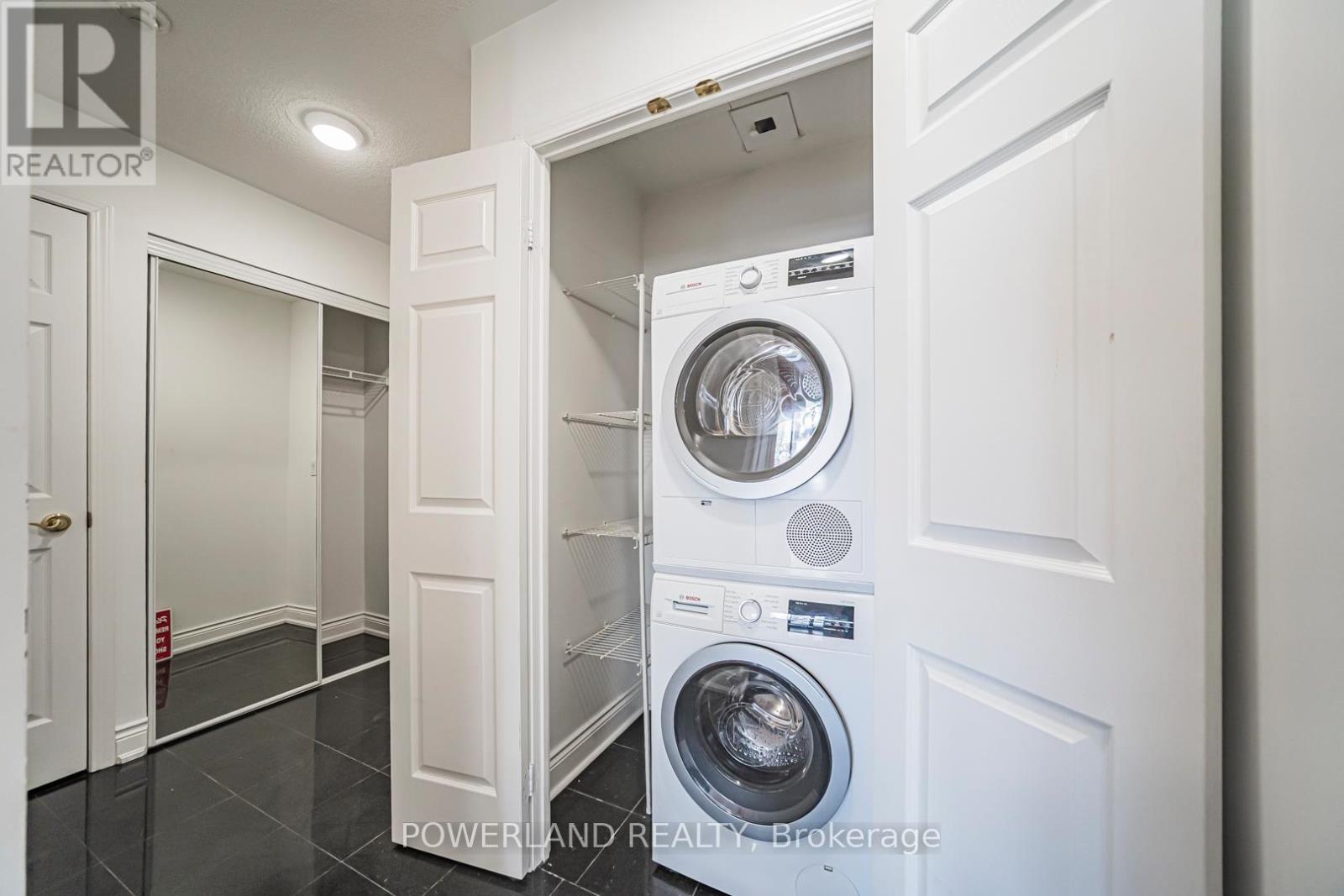 208 - 909 Bay Street, Toronto, Ontario  M5S 3G2 - Photo 10 - C12958894