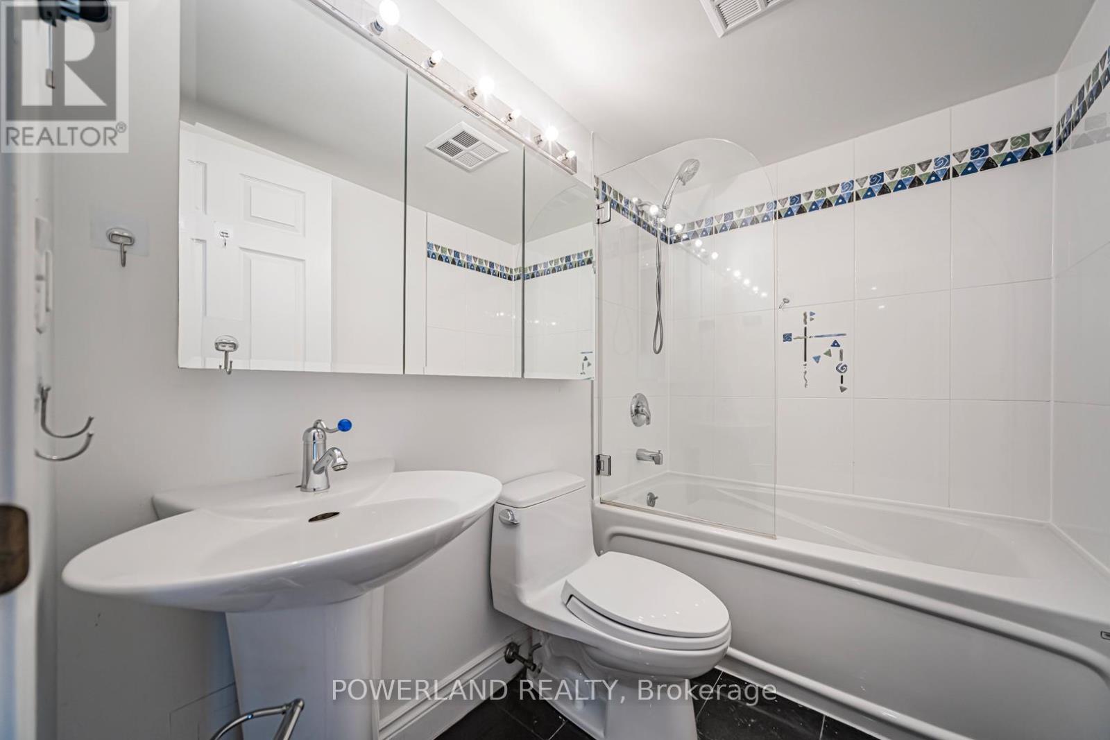 208 - 909 Bay Street, Toronto, Ontario  M5S 3G2 - Photo 11 - C12958894