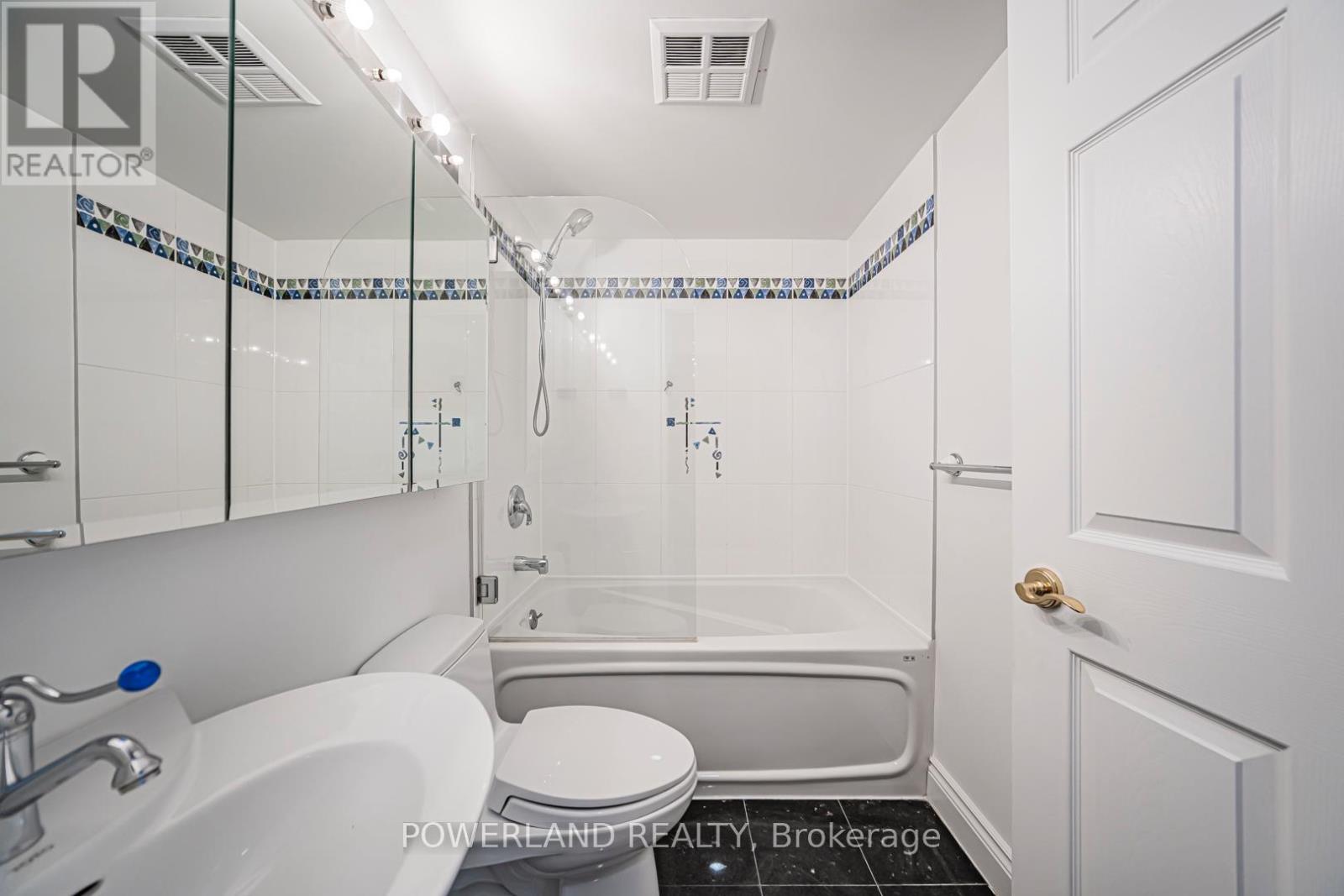 208 - 909 Bay Street, Toronto, Ontario  M5S 3G2 - Photo 12 - C12958894